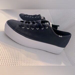 Women’s Keds Triple Up Canvas sneakers, size 8.5, Navy with silver stripe.